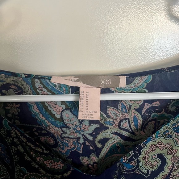 Navy boho paisley Forever 21 sleeveless blouse - Picture 2 of 4